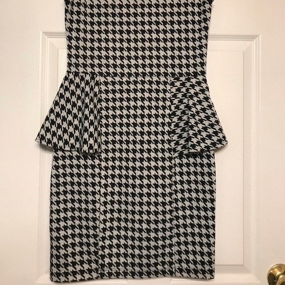 Houndstooth print dress - Picture 4 of 4